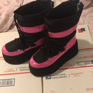 YRU boots(No offers!)